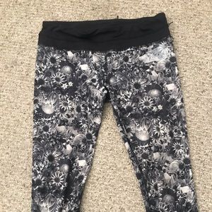 Lululemon capris size 10 GUC